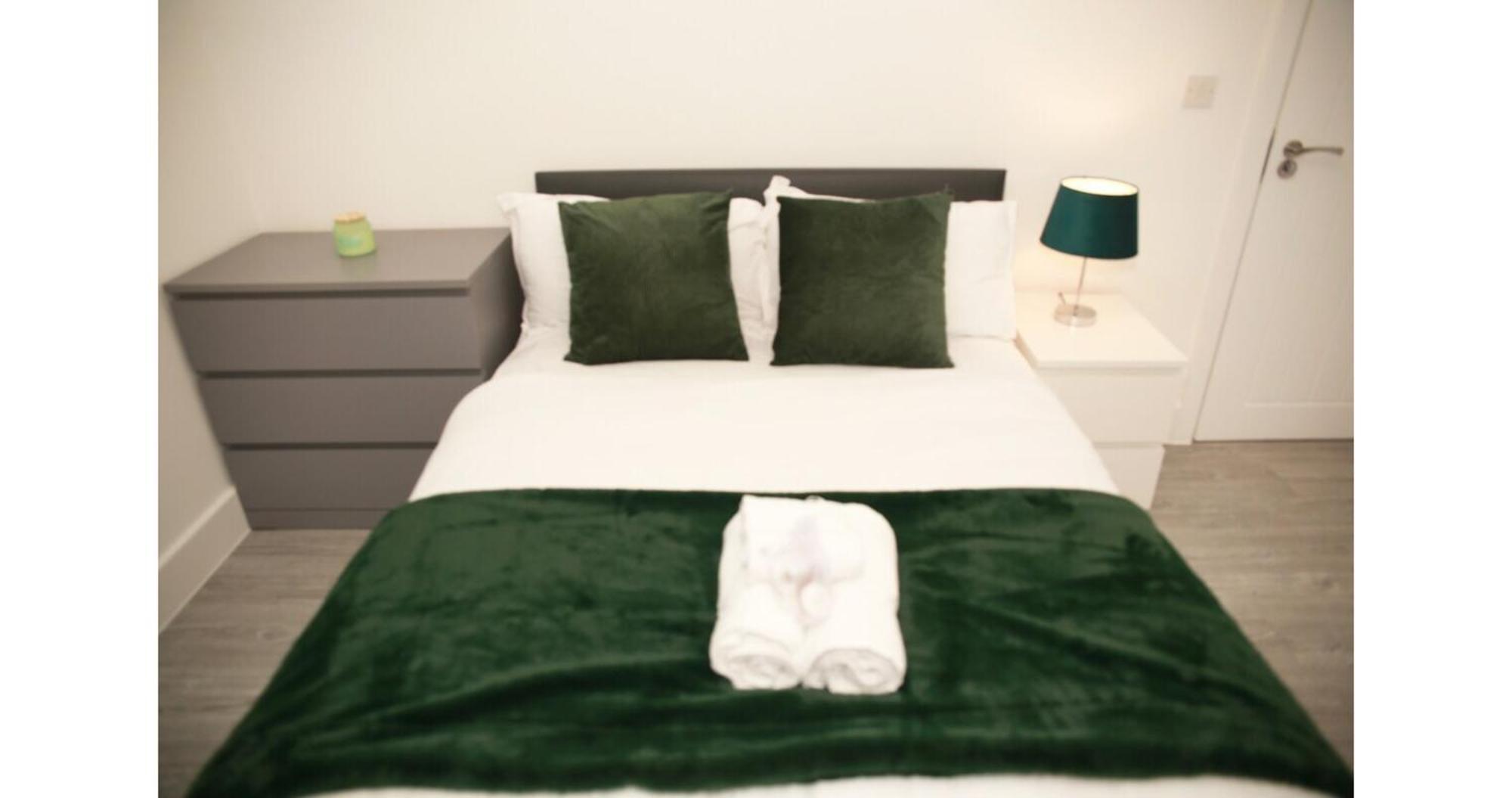 Cricklewood Deluxe Ensuite Room London Rum bild