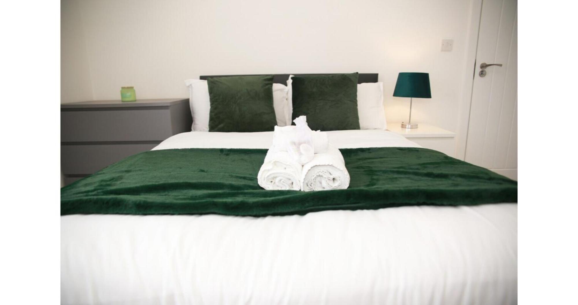 Cricklewood Deluxe Ensuite Room London Rum bild